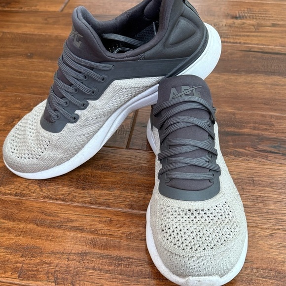 APL Techloom Tracer Sneaker, women’s 9.5 - Picture 2 of 7